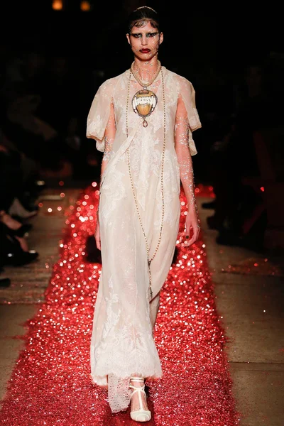Look 13